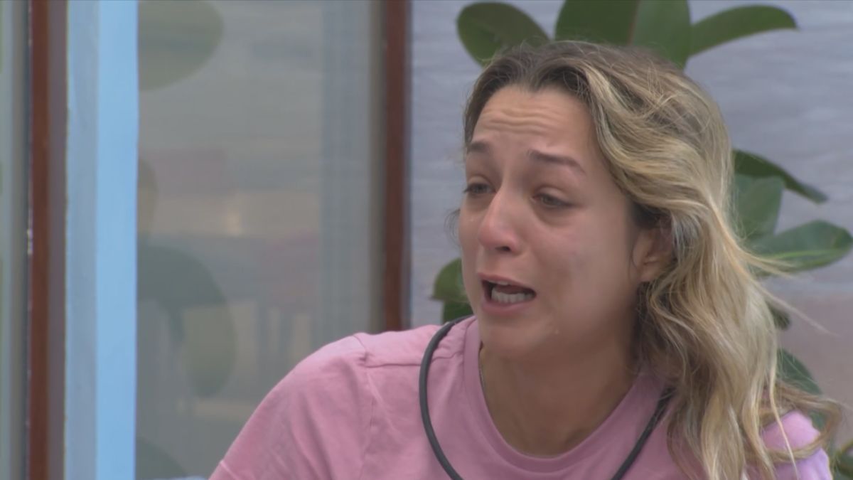 BBB 26: Samira vai às lágrimas e revela desespero com eliminação