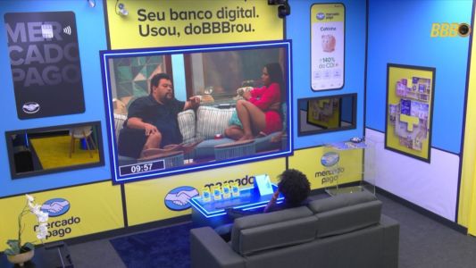 Breno escuta conversa no BBB 26