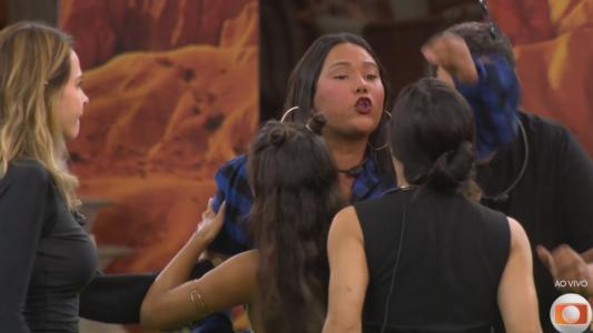 Chaiany e Jordana precisaram ser separadas por outros participantes durante o Sincerão