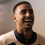 Aos 36 anos, atacante Thiago Galhardo negocia para reforçar novo clube