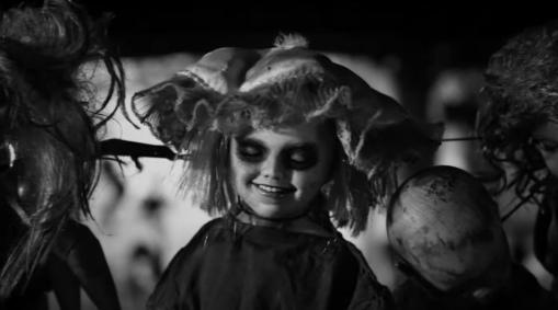 Lady Gaga no clipe de 'The Dead Dance'