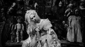 Lady Gaga no clipe de 'The Dead Dance'