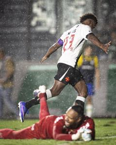 Thiago Mendes está próximo de reforçar o Vasco