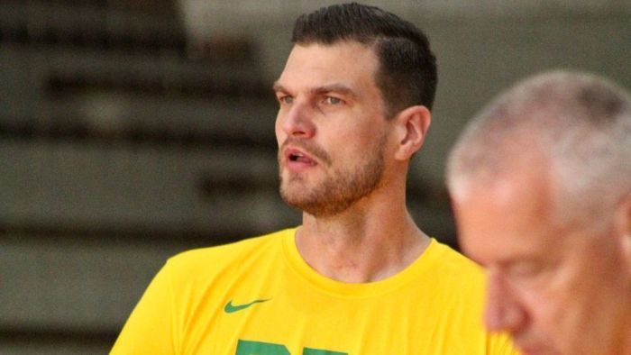 Tiago Splitter como assistente de Petrovic desde junho deste ano