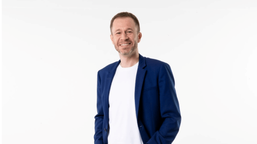 SBT anuncia técnicos e apresentador do The Voice Brasil