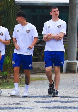 Elenco do Lanús faz passeio na orla do Rio antes de jogo com Fluminense