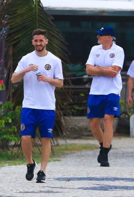 Elenco do Lanús faz passeio na orla do Rio antes de jogo com Fluminense