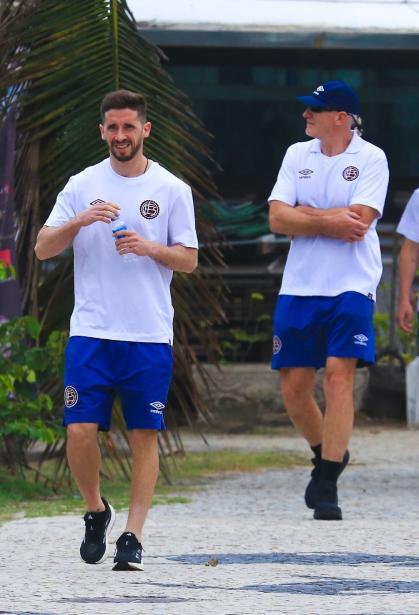 Elenco do Lanús faz passeio na orla do Rio antes de jogo com Fluminense