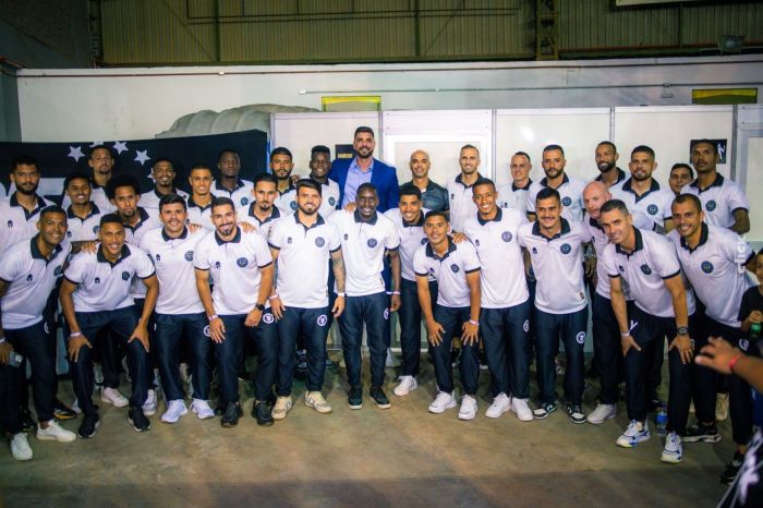 Elenco de jogadores marca presença no evento de lançamento da temporada Elenco de jogadores marca presença no evento de lançamento da temporada