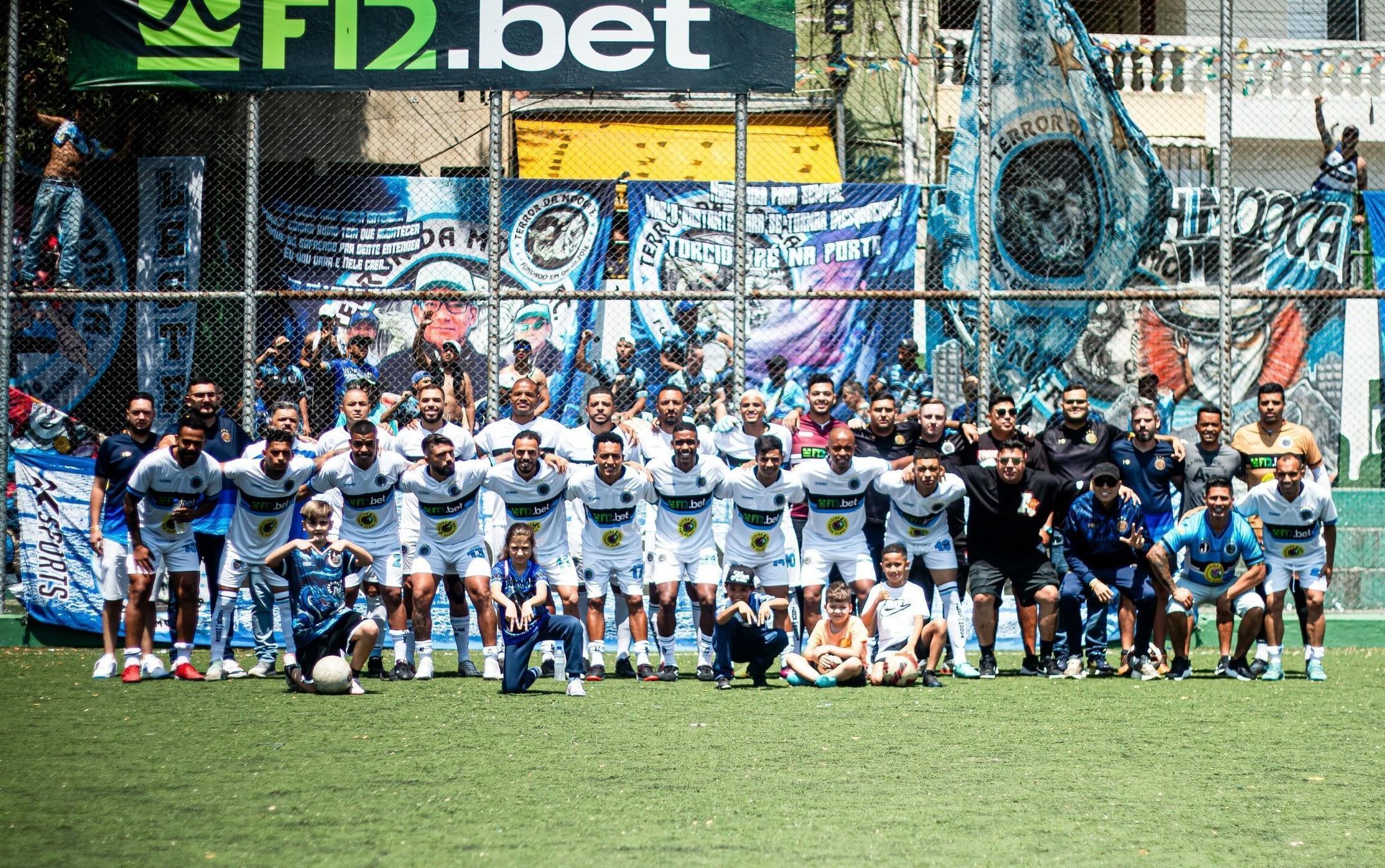 Quatro dias após se aposentar, ex-América estreia na várzea ao lado de ex-Cruzeiro