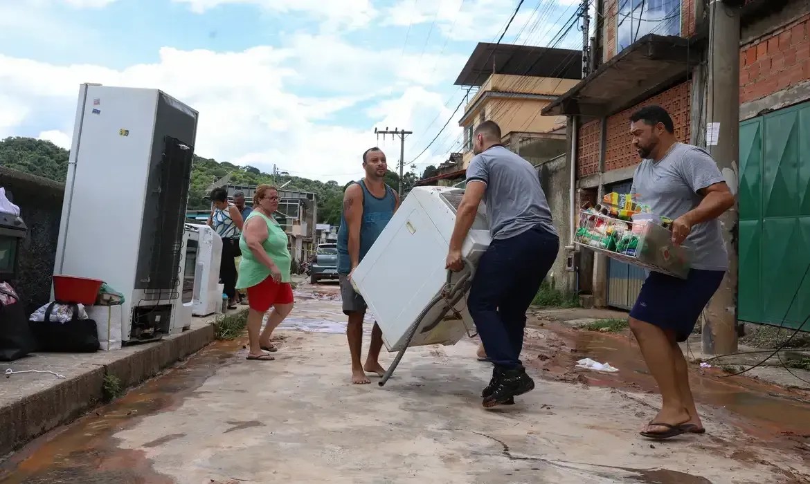 Chuvas na Zona da Mata: equipes do SUS são mobilizadas para atender população atingida