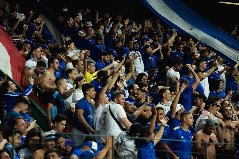 Vai lotar? Cruzeiro divulga nova parcial de ingressos para duelo com o Flamengo