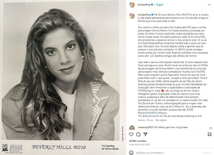 Tori Spelling, há 33 anos, na série Beverly Hills, conhecida como Barrados no Baile.