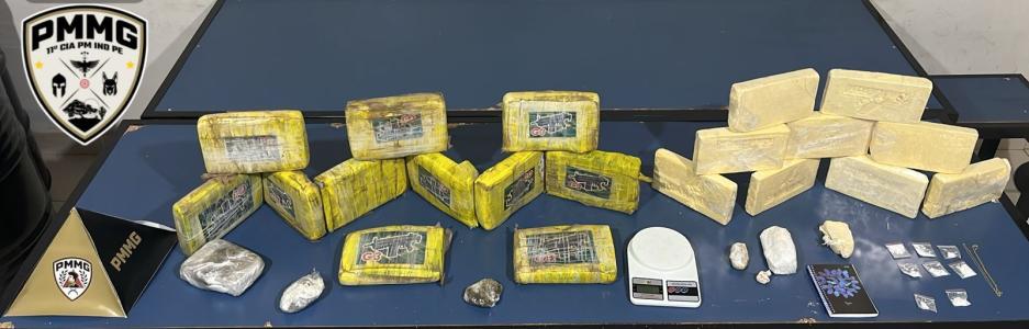 Haxixe, cocaína e crack foram encontrados em grandes quantidades pelos policiais