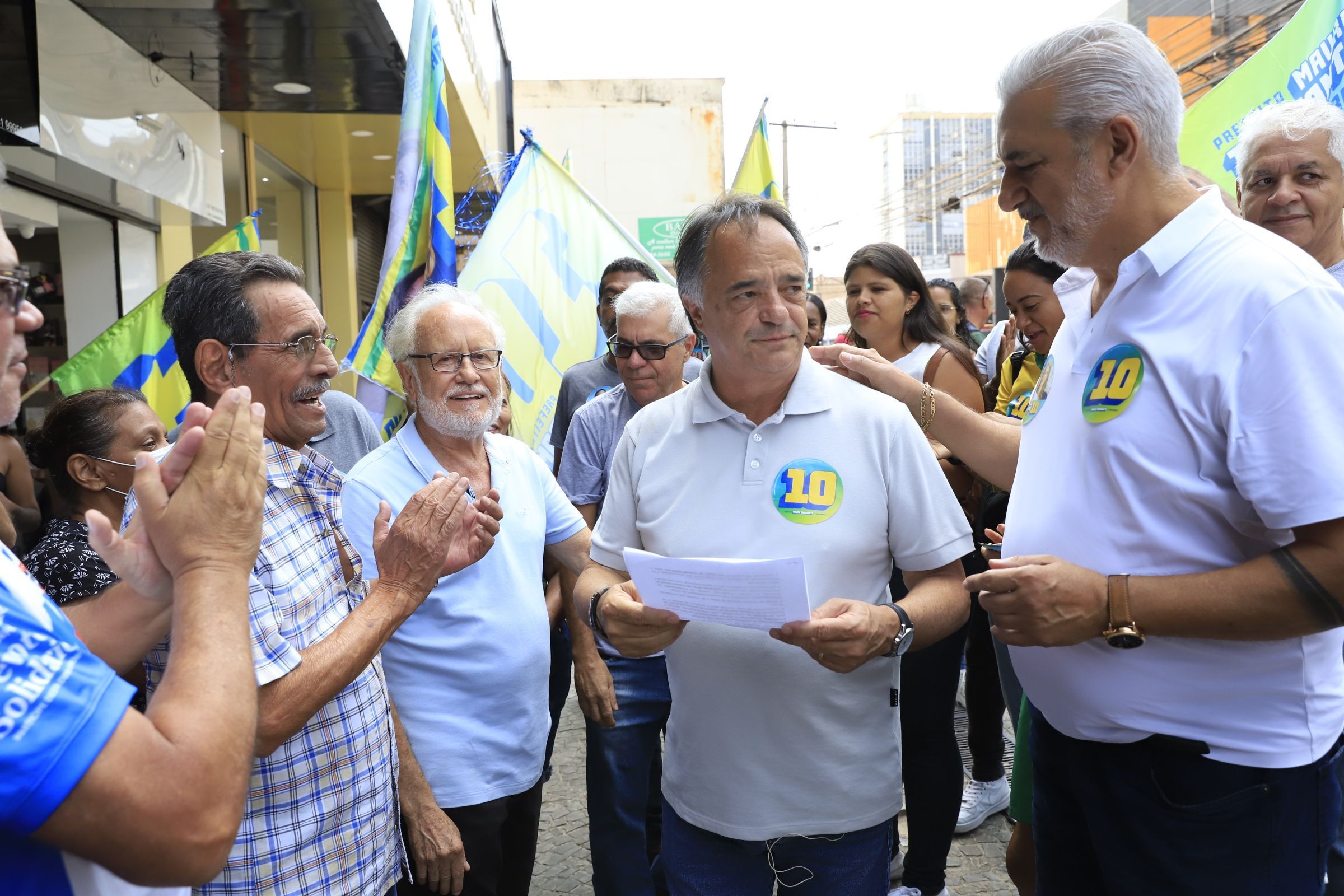 Tramonte faz caminhada no Barreiro e critica acordo fechado pela PBH com empresas de ônibus