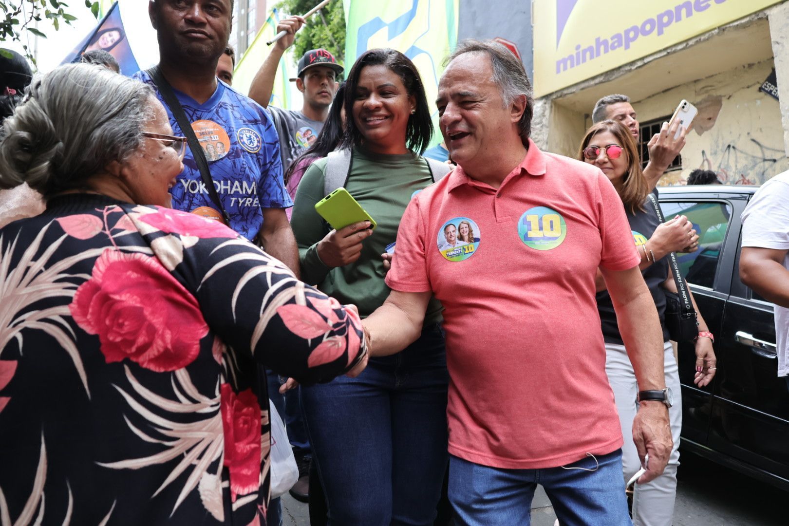 Tramonte visita Morro das Pedras e diz que criação do Motolixo vai garantir limpeza em vilas e favelas