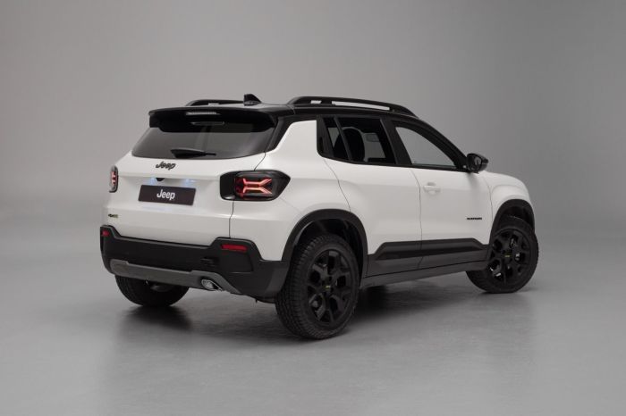 Traseira do Jeep Avenger 4xe vendido na Europa