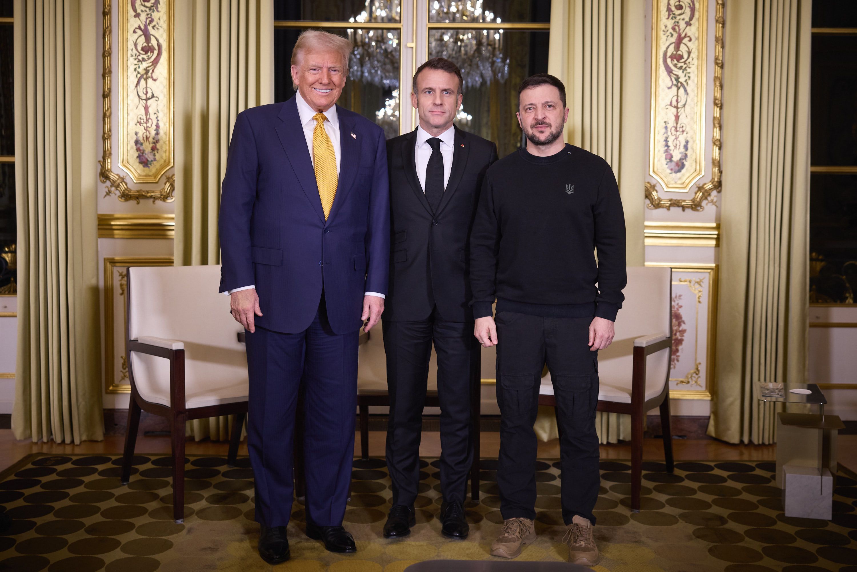 Macron reúne Trump e Zelensky em Paris: 'dia histórico'