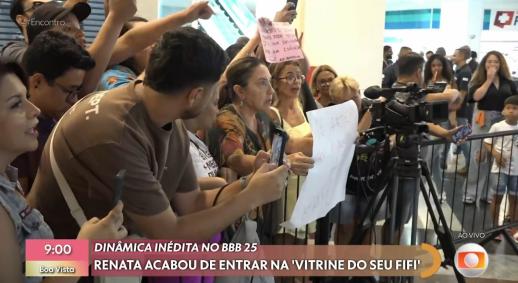 Mãe de Eva leva mensagem para Renata