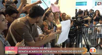 Mãe de Eva leva mensagem para Renata