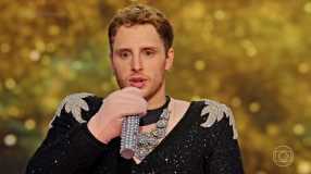 Diego Martins era Odete Roitman no The Masked Singer Brasil