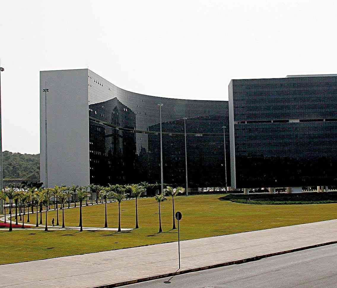 Governo de Minas regulamenta horário de saída para servidores em dias de Copa