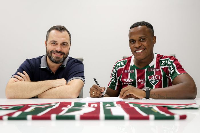 Jhon Arias assina renovação contratual até 2028