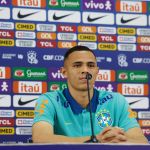 Vanderson recebe dicas de Danilo após 'roubar' vaga na Seleção