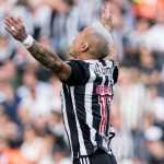 Vargas responde ex-Atlético e dispara contra críticas: ‘Difícil quando só entro perdendo’