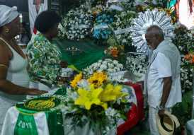 Corpo de Arlindo Cruz é velado
