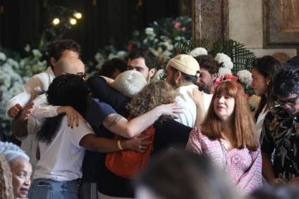 Famosos se despedem de Preta Gil