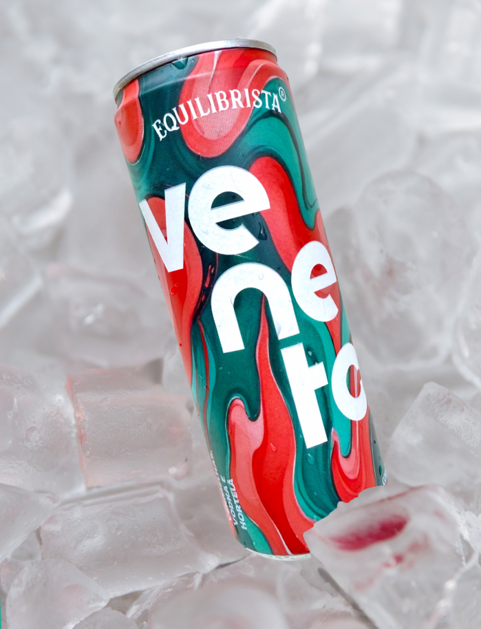 Veneta, a aposta da Equilibrista, contém frutas vermelhas, hortelã e vodka artesanal.