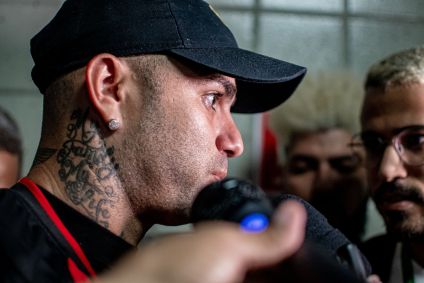 Luan chega em Salvador para defender o Vitória