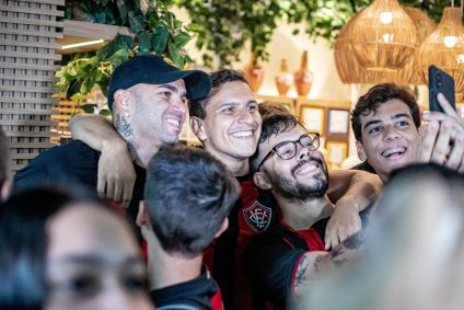 Luan chega em Salvador para defender o Vitória