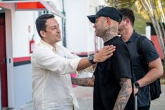 Luan chega em Salvador para defender o Vitória