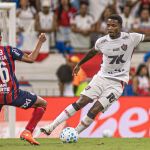 Ex-Corinthians, Cacá estreia como titular em Ba-Vi e lamenta lesão de companheiro