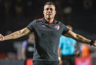 Jair Ventura comemora evolução do Vitória e manda recado após triunfo sobre Atlético