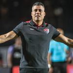 Jair Ventura comemora evolução do Vitória e manda recado após triunfo sobre Atlético