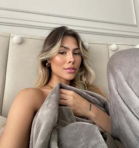 Victória Moreira é influenciadora digital de moda e estilo de vida