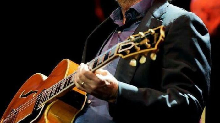 Vida e Carreira de Eric Clapton O Guitarrista que Mudou o Rock