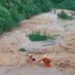 Tempestade: adolescente fica com o pé preso em rio e quase se afoga em MG; veja vídeo