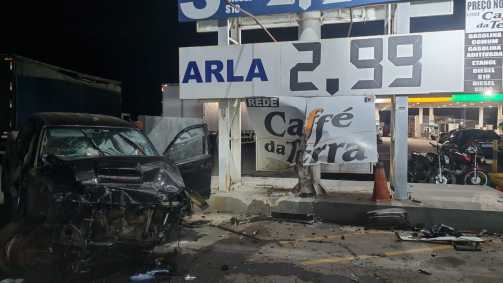Vídeo: grave acidente na BR-262 deixa cinco feridos, incluindo idoso e criança
