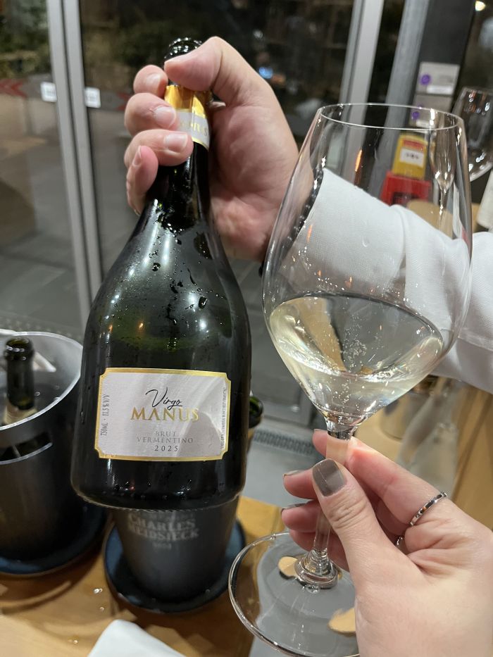 Vinho da Vinícola 'Manus Vinhas e Vinhos' de Encruzilhada do Sul 