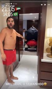 Virginia recebeu flores em Dubai