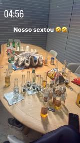 Virginia curtiu madrugada com amigos