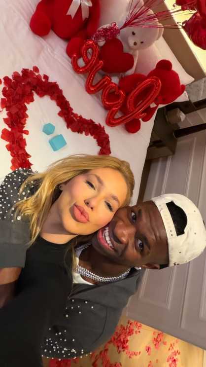 Casal publicou registros do momento nas redes sociais