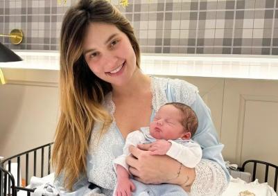 Virgínia, Iza e Viih Tube com os filhos