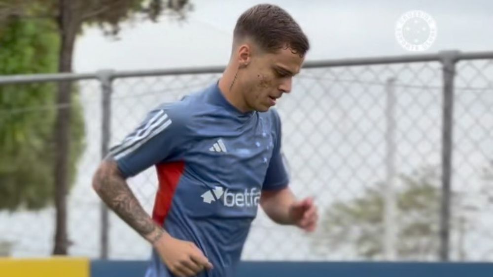 Dupla do Cruzeiro inicia trabalhos híbridos na Toca II e se aproxima de retorno