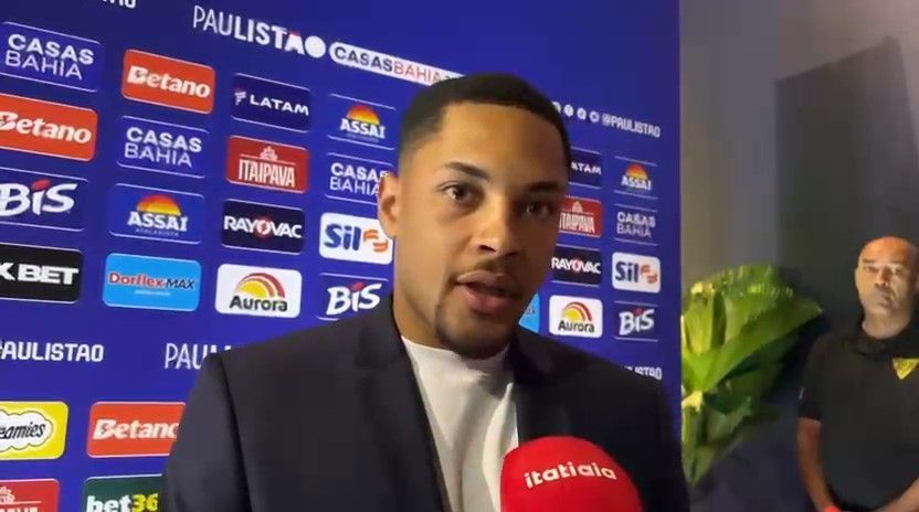 Vitor Roque projeta dupla de ataque com Paulinho no Palmeiras: ‘Jogador incrível’