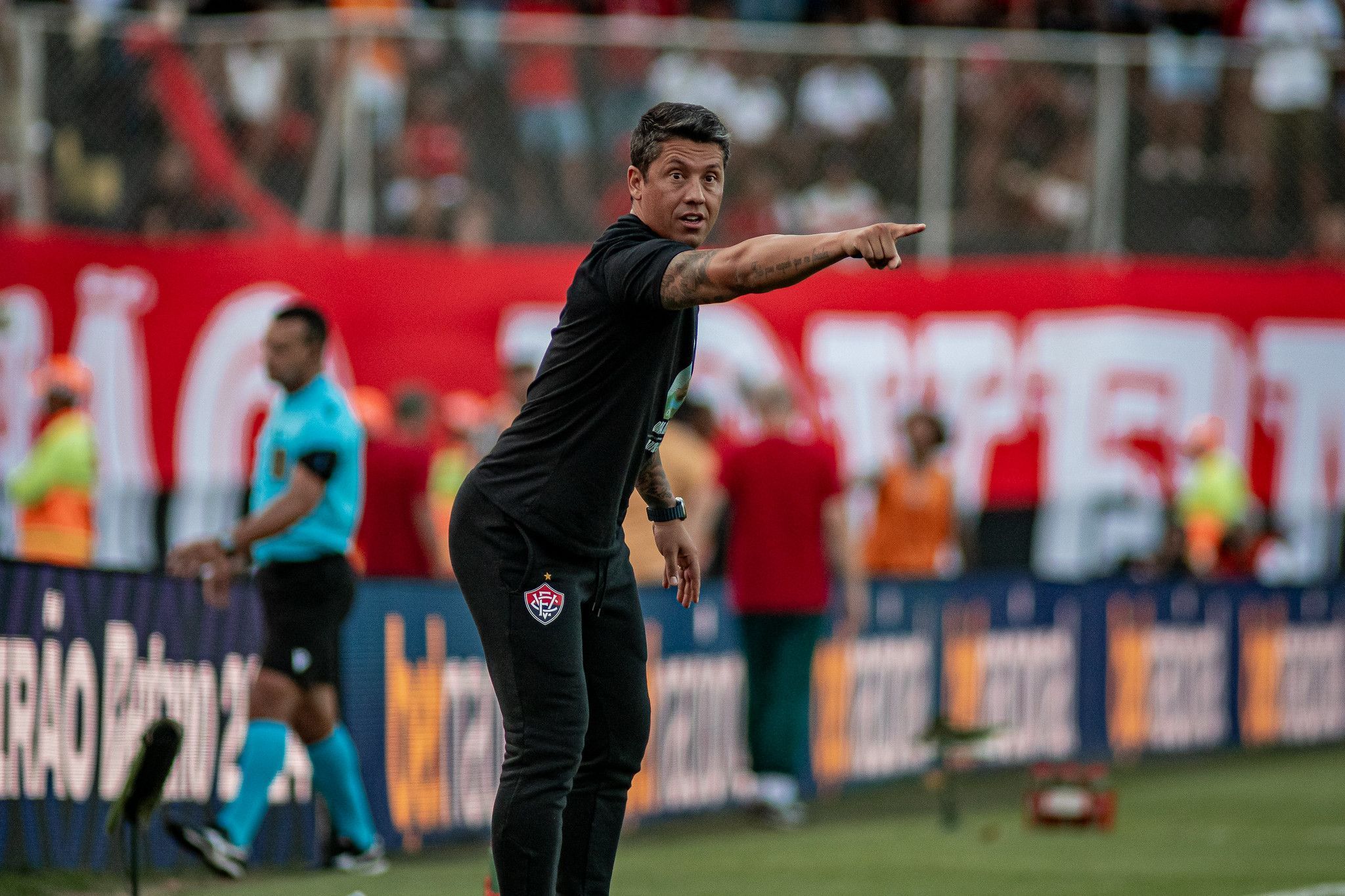 Dispensado no São Paulo, Carpini reconstrói Vitória e prova valor no Brasileirão